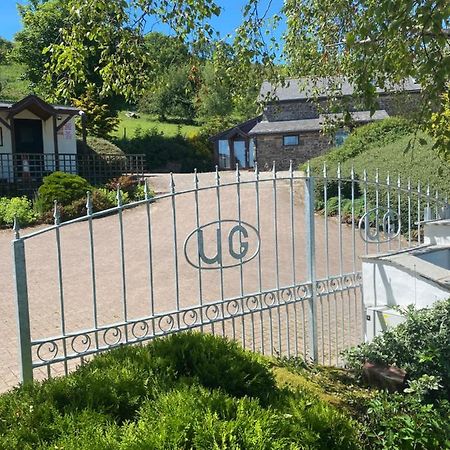 ניופורט Upper Grippath Farm Holiday Cottages מראה חיצוני תמונה