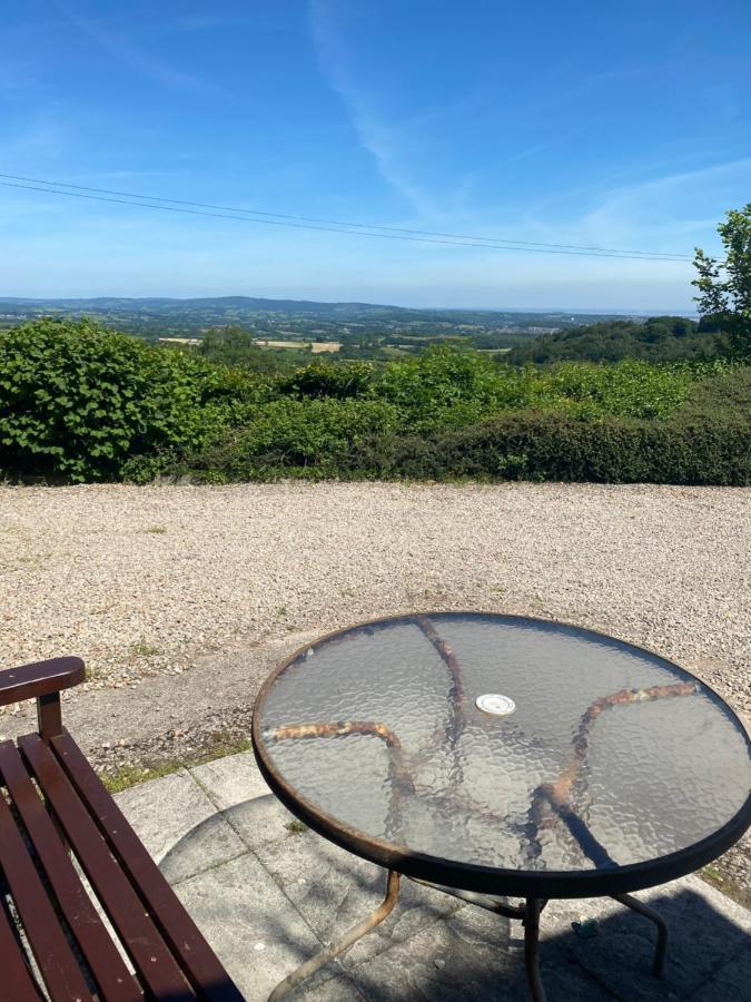 ניופורט Upper Grippath Farm Holiday Cottages מראה חיצוני תמונה